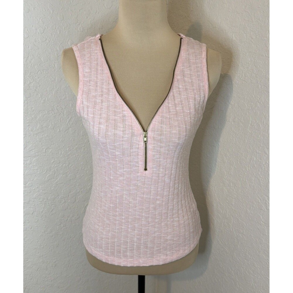 Streewear Society  Women’s Sleeveless Ribbed Top with Center Zipper Pink Size S